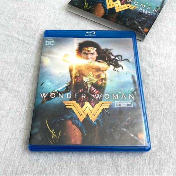 Wonder Woman Blu-Ray + DVD Set Movie Film 2017 Release - Picture 2 of 8